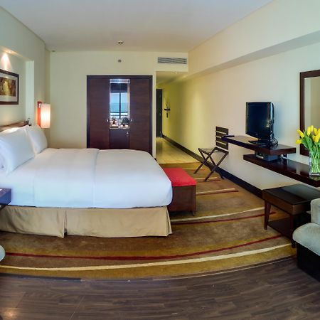 Hotel Sofitel Al Khobar The Corniche Extérieur photo A room at the hotel