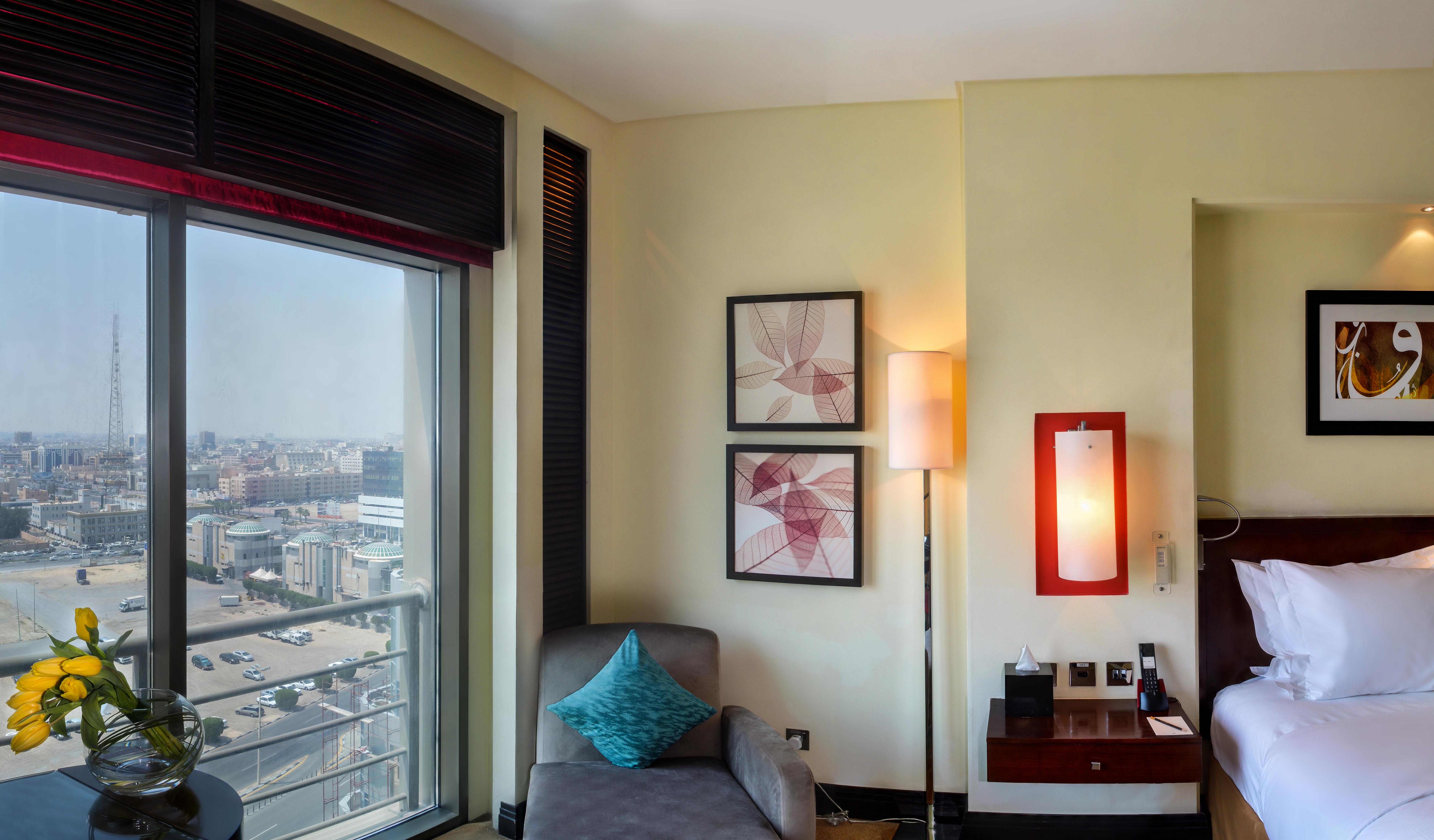 Hotel Sofitel Al Khobar The Corniche Extérieur photo A room at the hotel