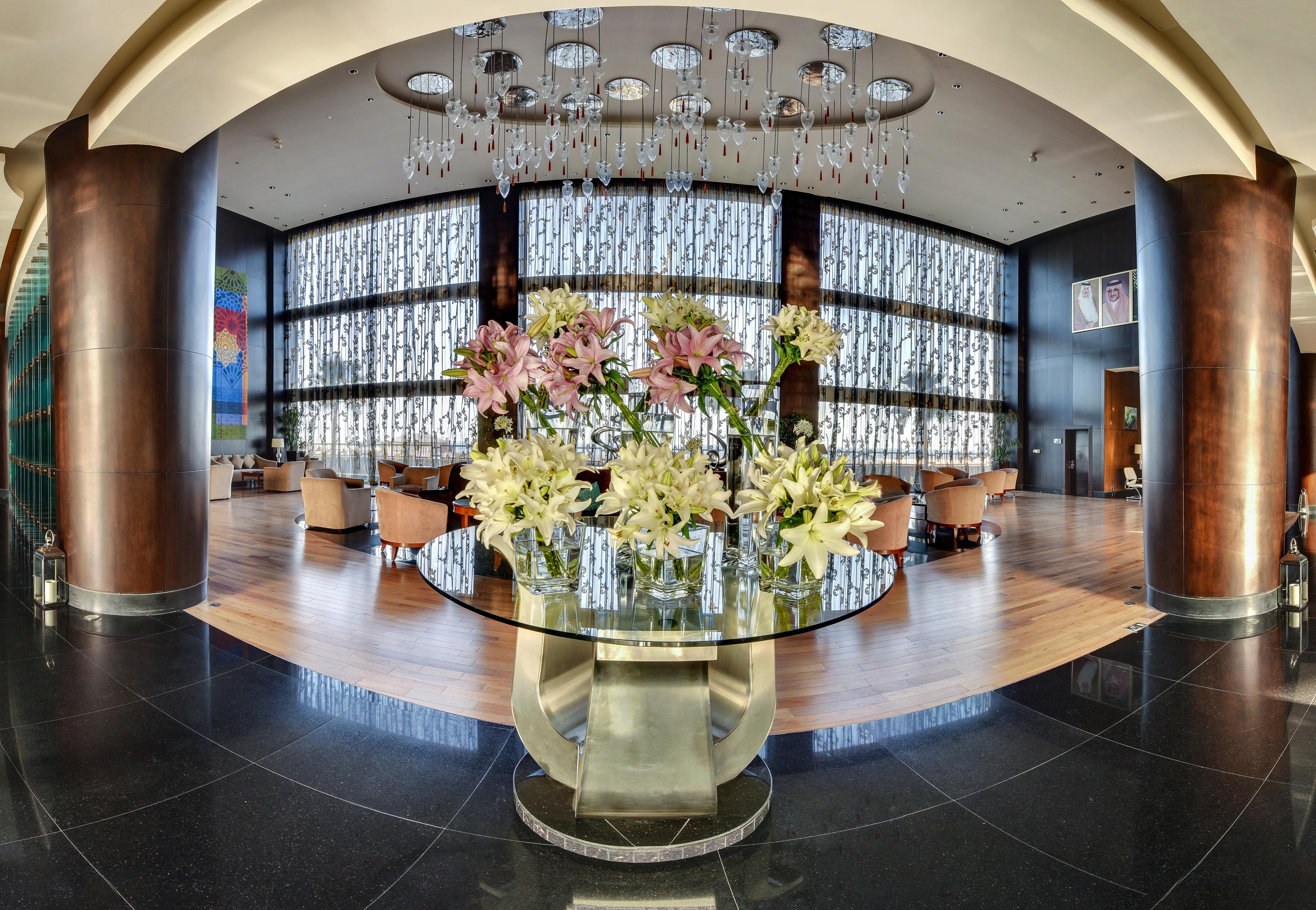 Hotel Sofitel Al Khobar The Corniche Extérieur photo The lobby of the hotel