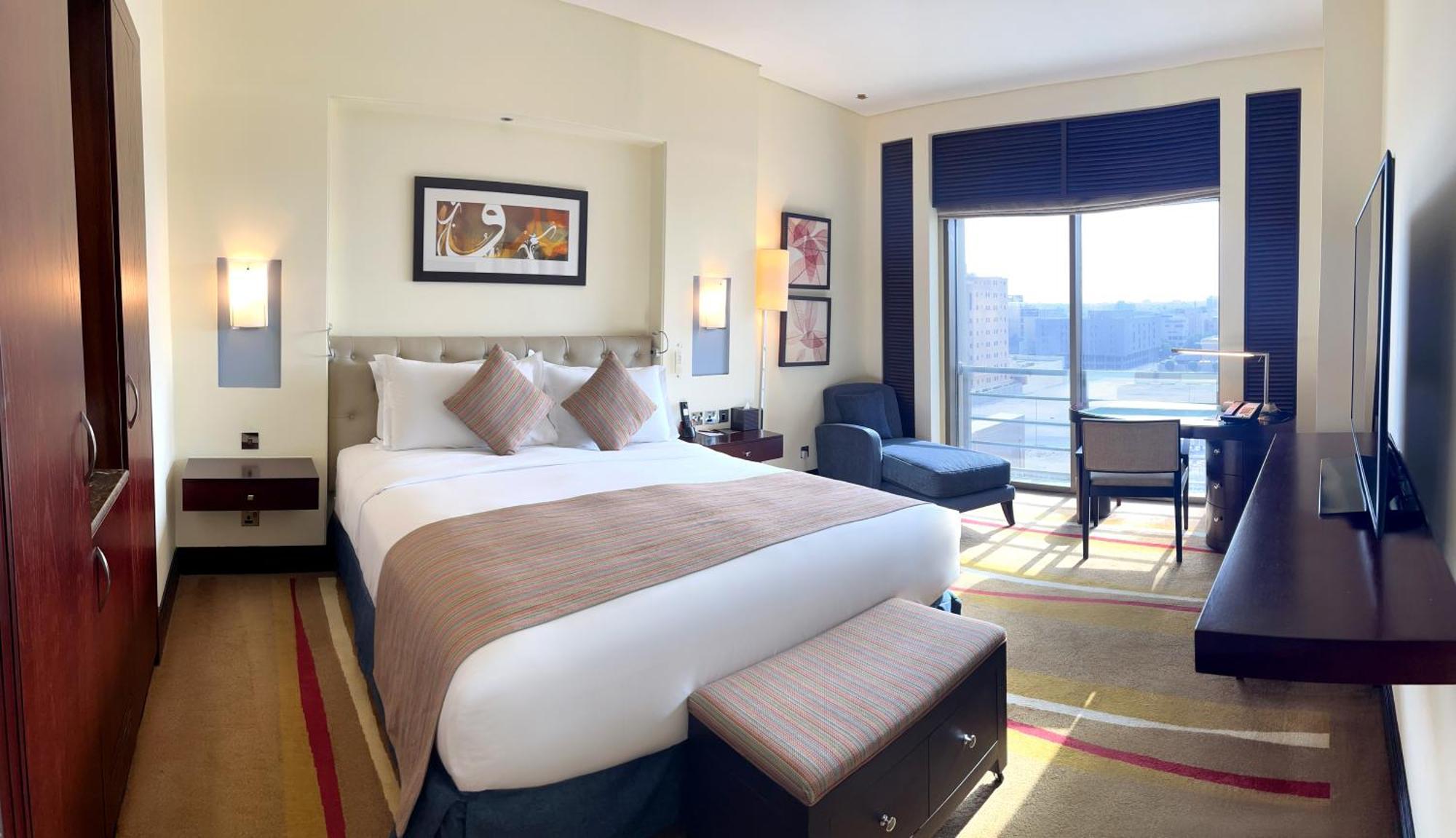 Hotel Sofitel Al Khobar The Corniche Extérieur photo A room at the hotel