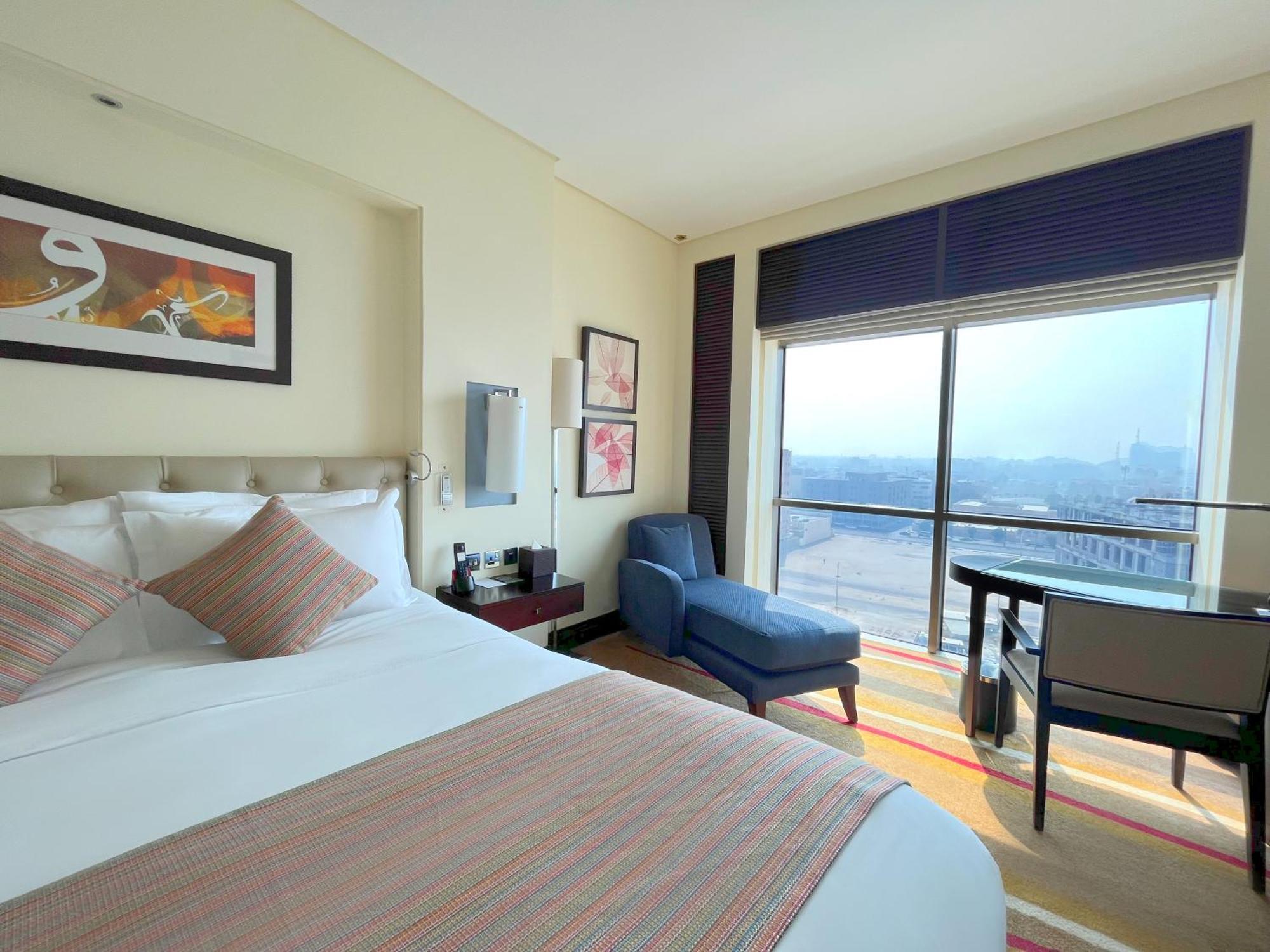Hotel Sofitel Al Khobar The Corniche Extérieur photo A room at the Taj Bengal