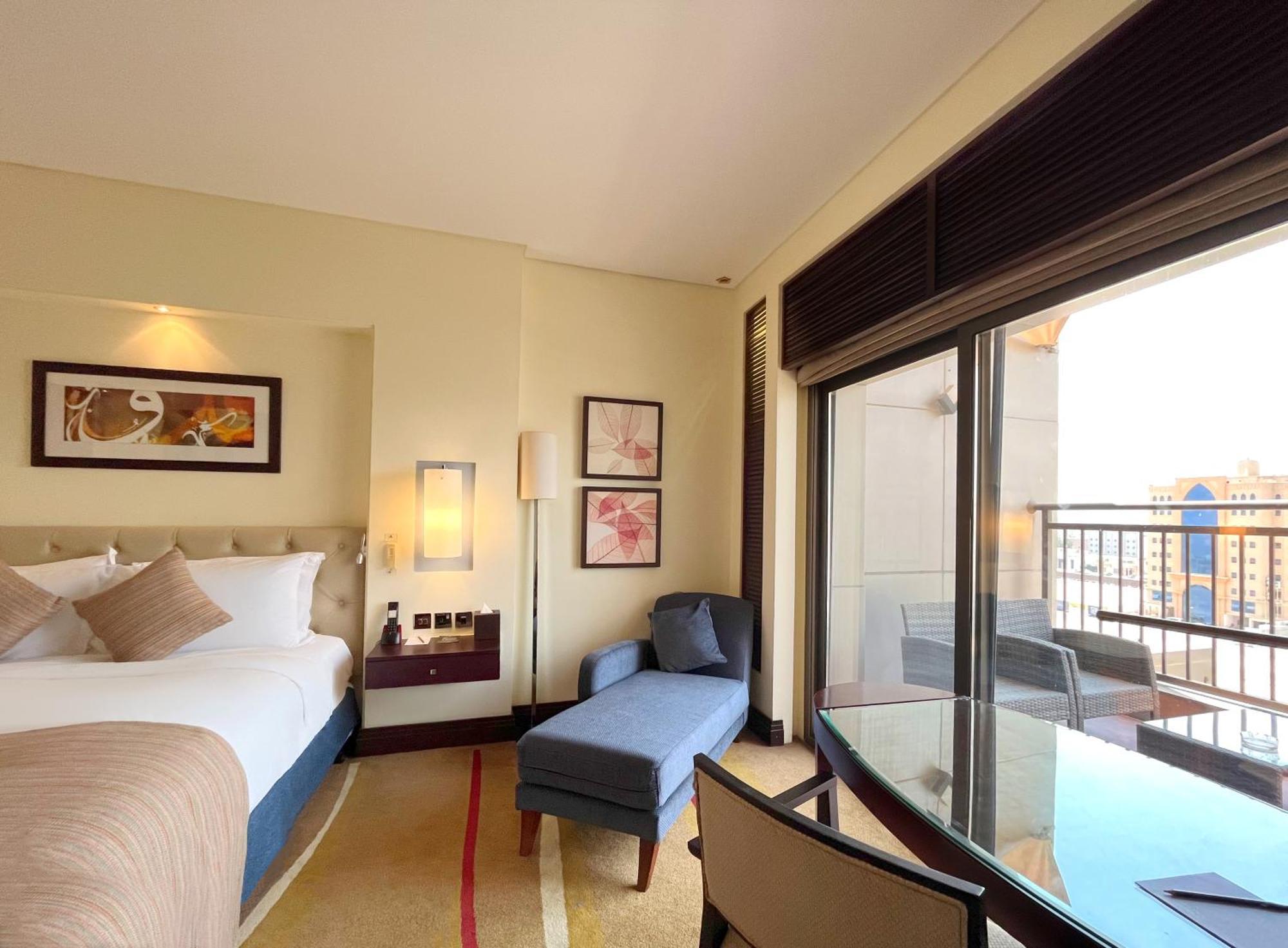 Hotel Sofitel Al Khobar The Corniche Extérieur photo A room at the Taj Bengal