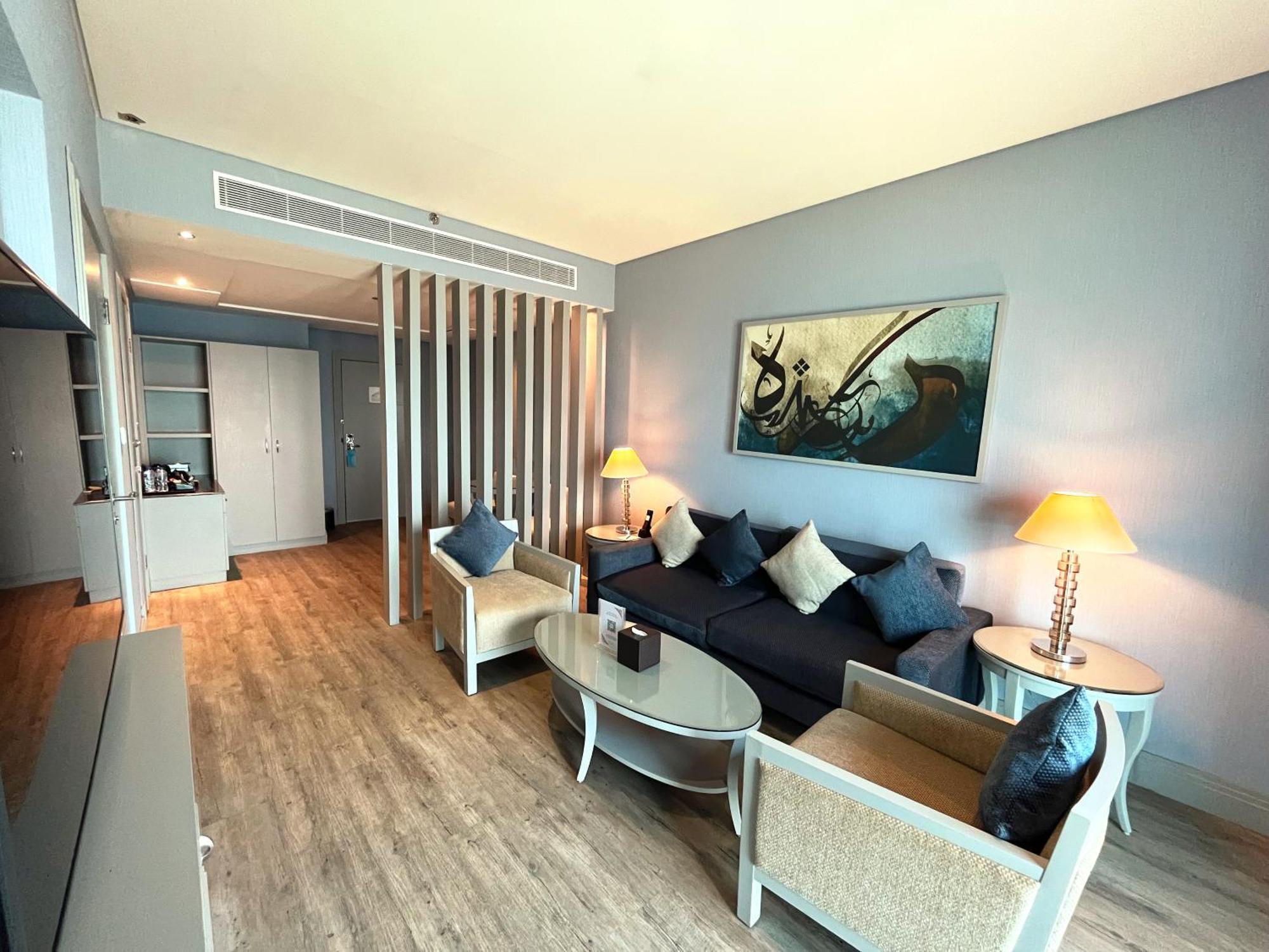 Hotel Sofitel Al Khobar The Corniche Extérieur photo A suite at the hotel