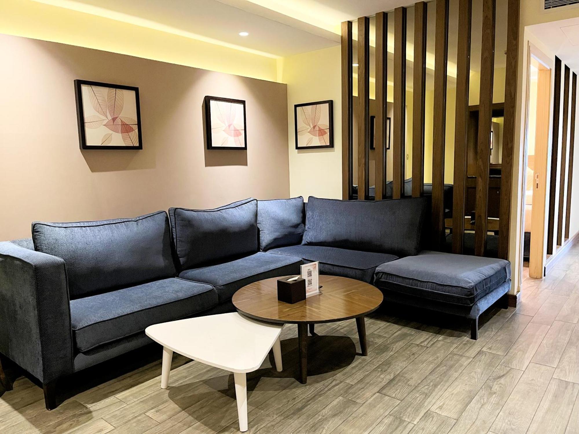 Hotel Sofitel Al Khobar The Corniche Extérieur photo The waiting room at the clinic