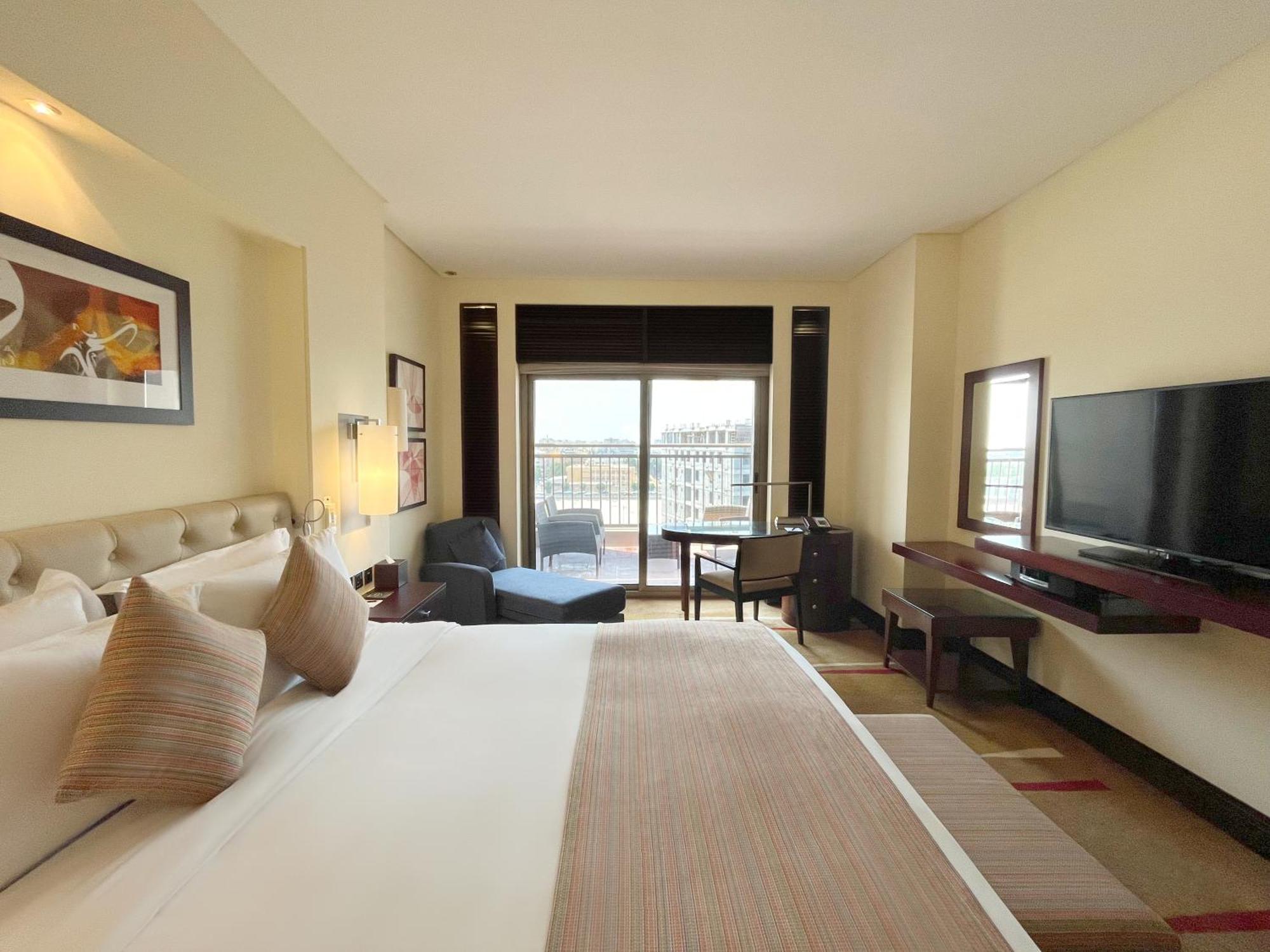 Hotel Sofitel Al Khobar The Corniche Extérieur photo A room at the hotel