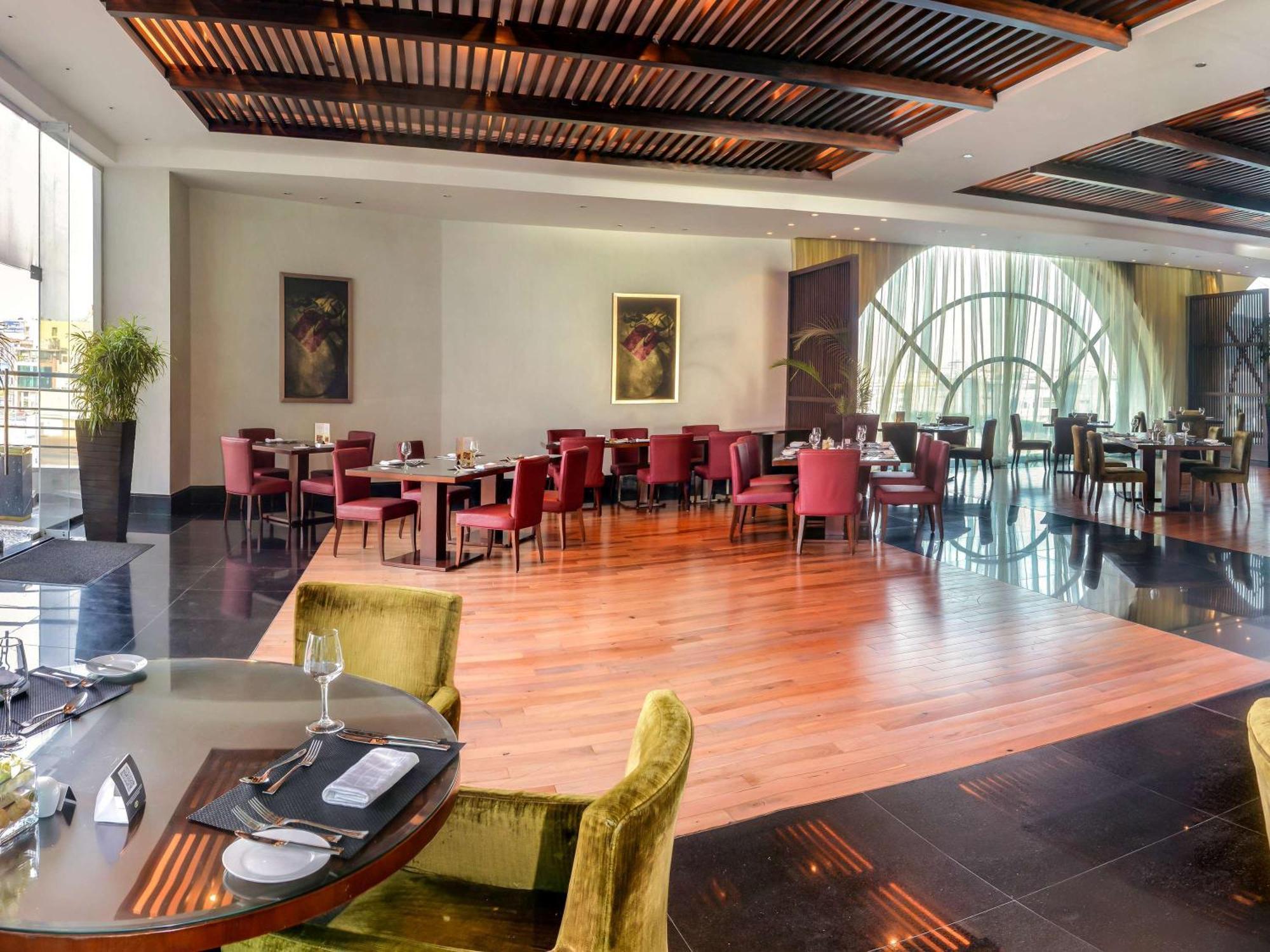 Hotel Sofitel Al Khobar The Corniche Extérieur photo The restaurant