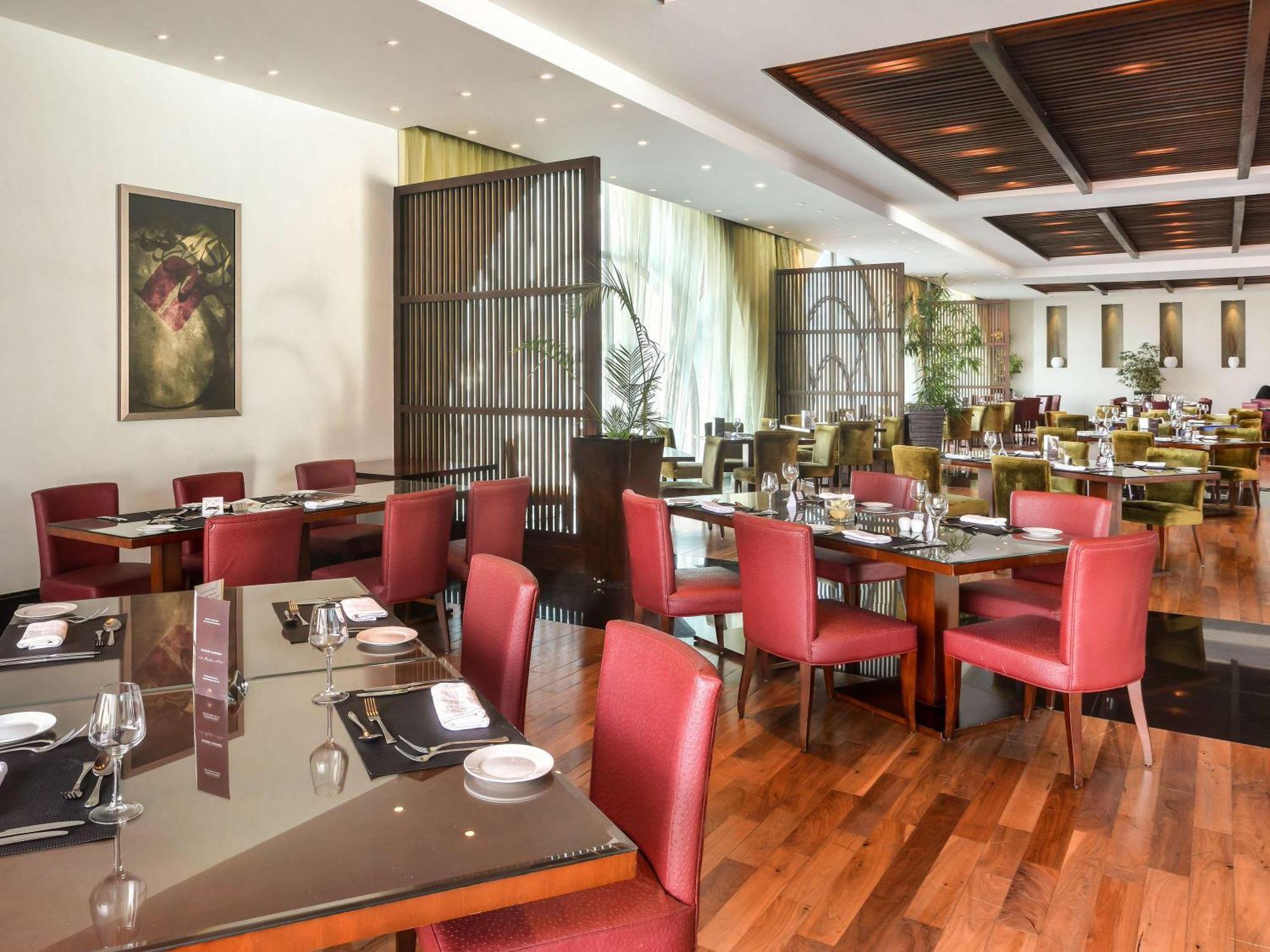 Hotel Sofitel Al Khobar The Corniche Extérieur photo The restaurant