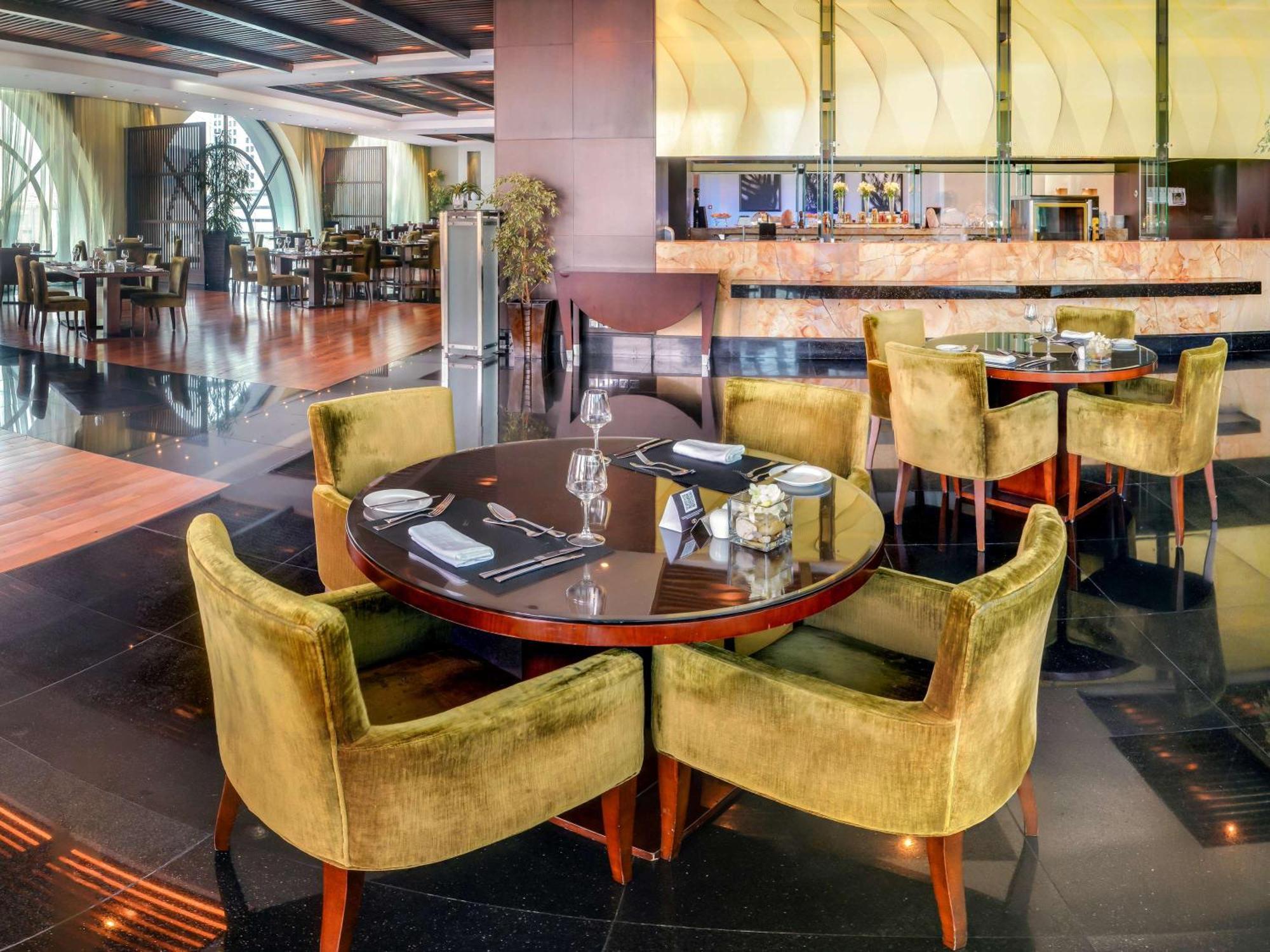 Hotel Sofitel Al Khobar The Corniche Extérieur photo The restaurant